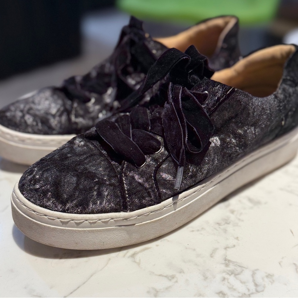 Naturalizer Dark Velvet Women's Sneakers